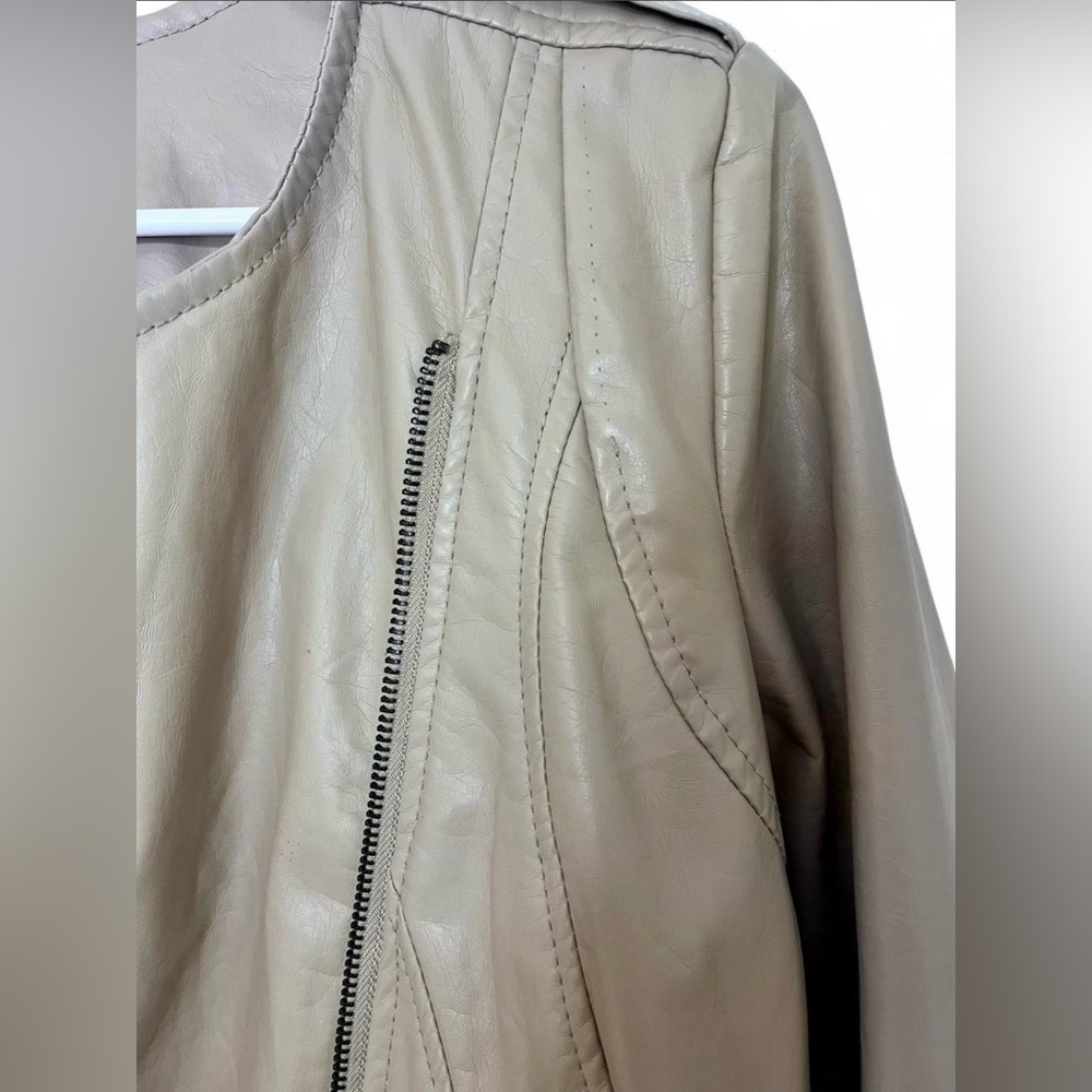 Therapy Beige Faux Leather Jacket for Women size Medium - Picture 5 of 8